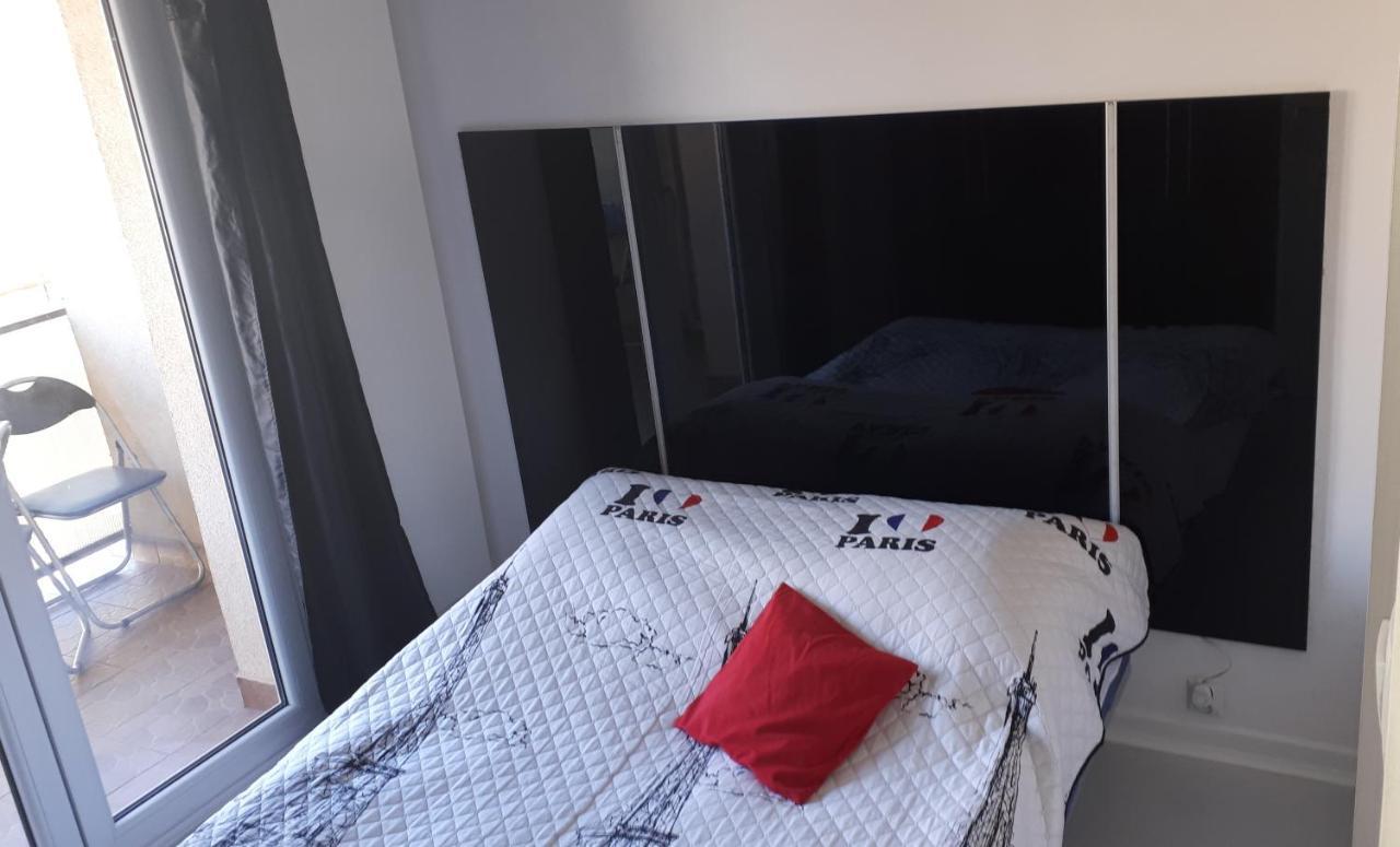 Apartamenty Centrum Rynek Market City Center キェルツェ エクステリア 写真